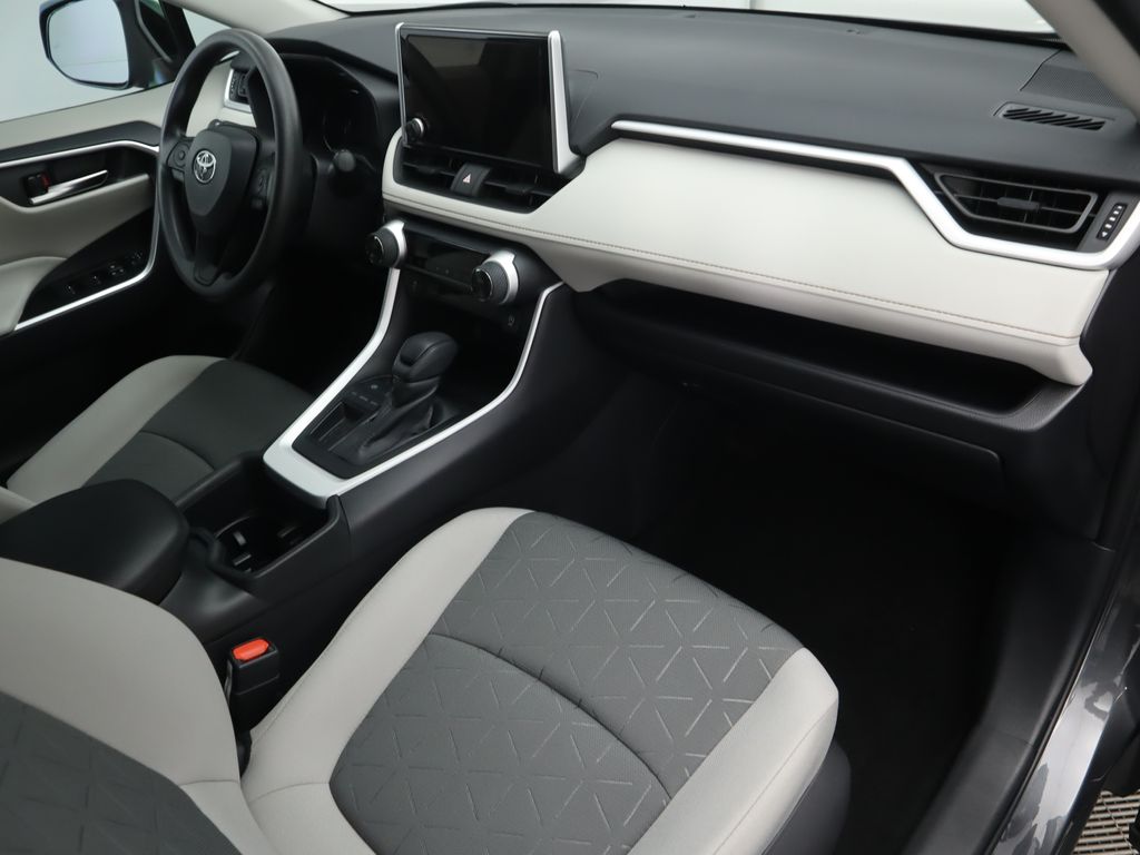 Thumbnail: 2025 Toyota RAV4 - 17