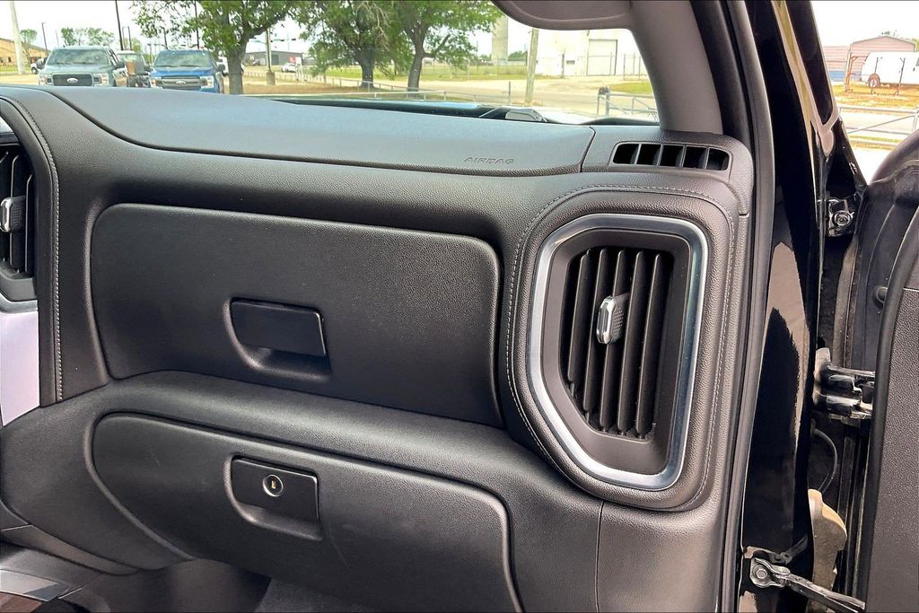 Used 2019 GMC Sierra 1500 SLT 4D Crew Cab