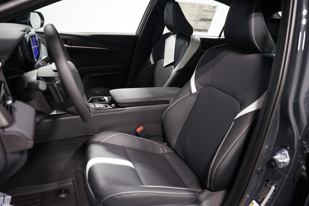 2025 Toyota Camry SE 28