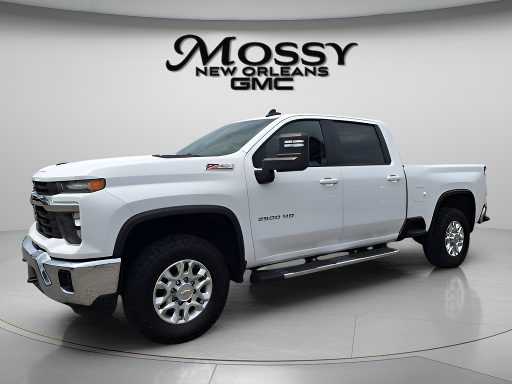 Summit White 2024 Chevrolet Silverado 2500HD Pickup Truck Four-Wheel Drive Automatic