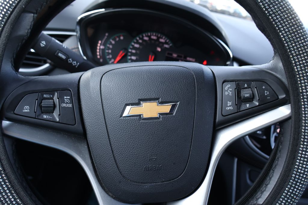 Thumbnail: 2022 Chevrolet Trax - 19