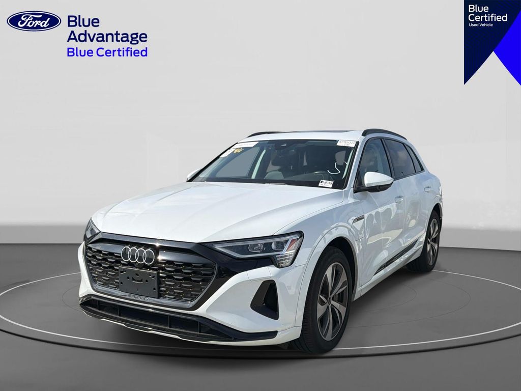 2024 Audi Q8 e-tron quattro Premium AWD