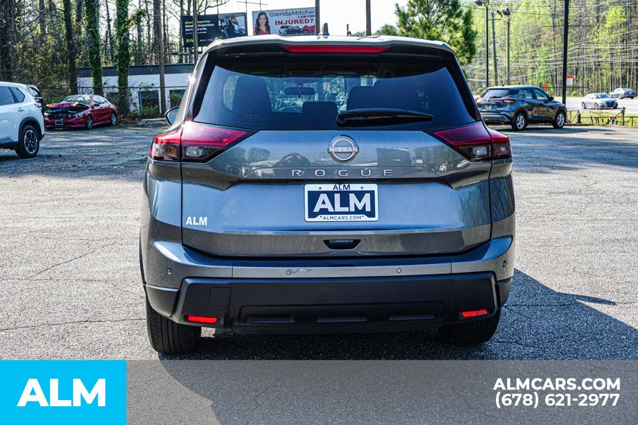 Used 2025 Gray Nissan SV image 11