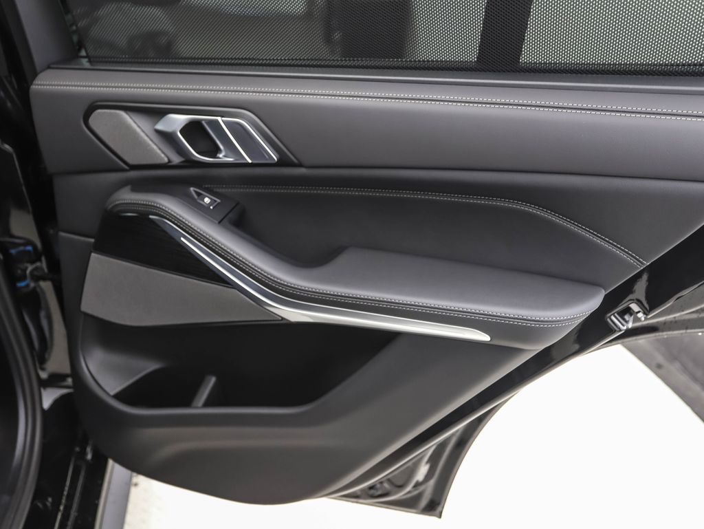 Thumbnail: 2026 BMW X5 - 24