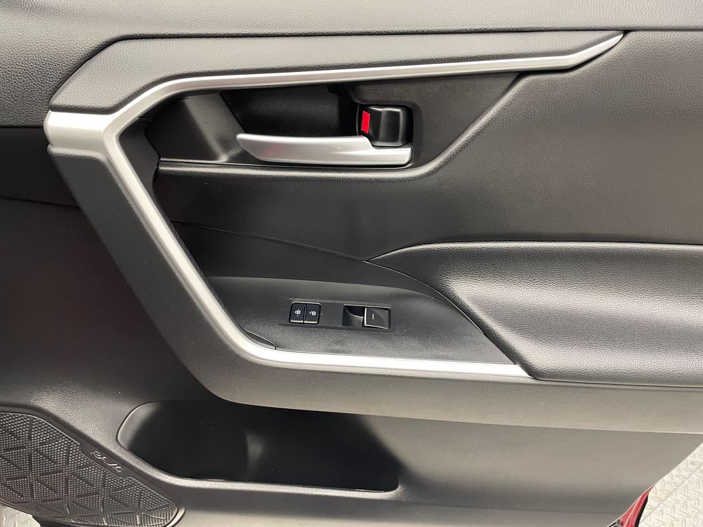 2023 Toyota RAV4 XLE 15