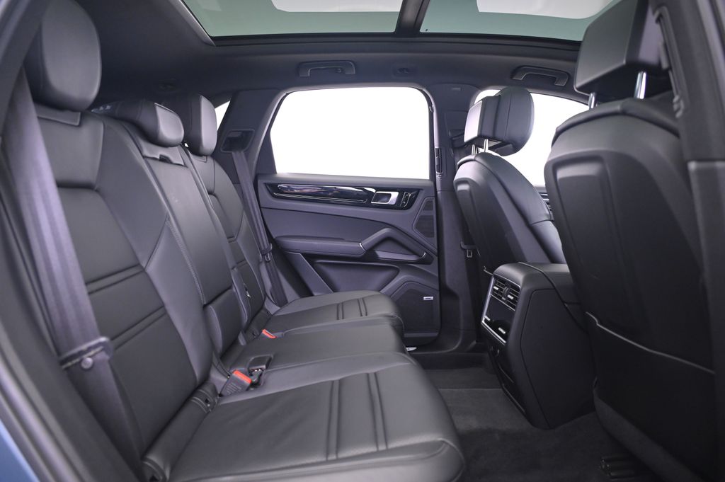Thumbnail: 2019 Porsche Cayenne - 22