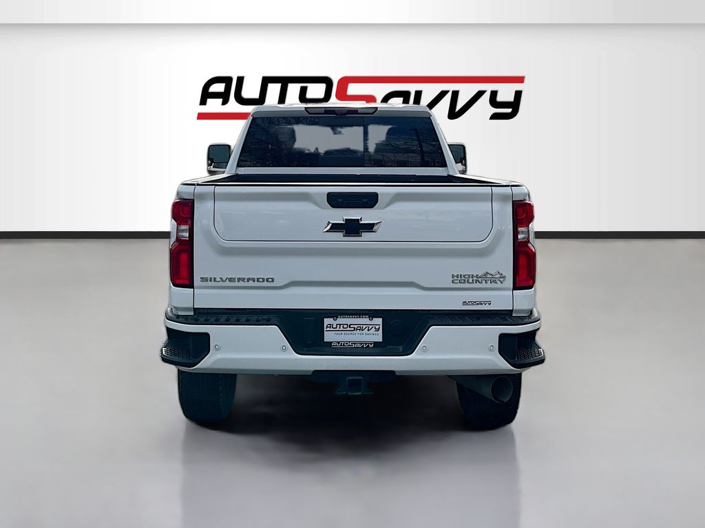 Used 2022 Summit White Chevrolet High Country image 6