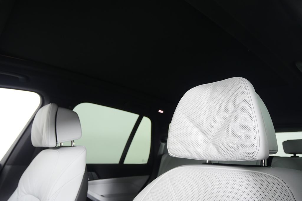2026 BMW X5 sDrive40i 12