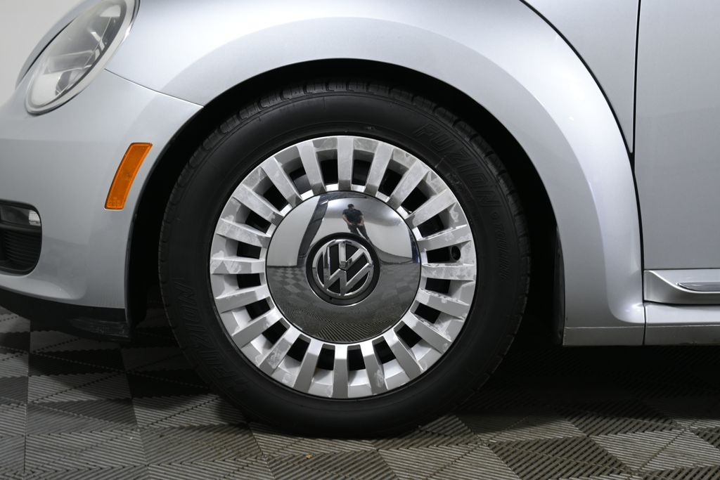 2015 Volkswagen Beetle  18