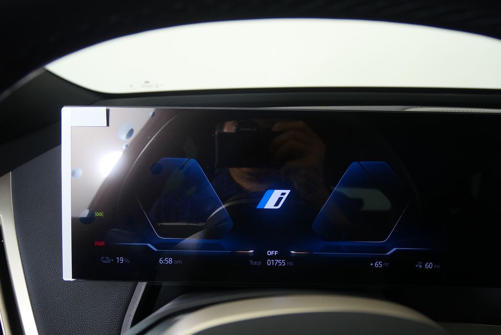 Thumbnail: 2025 BMW iX - 23
