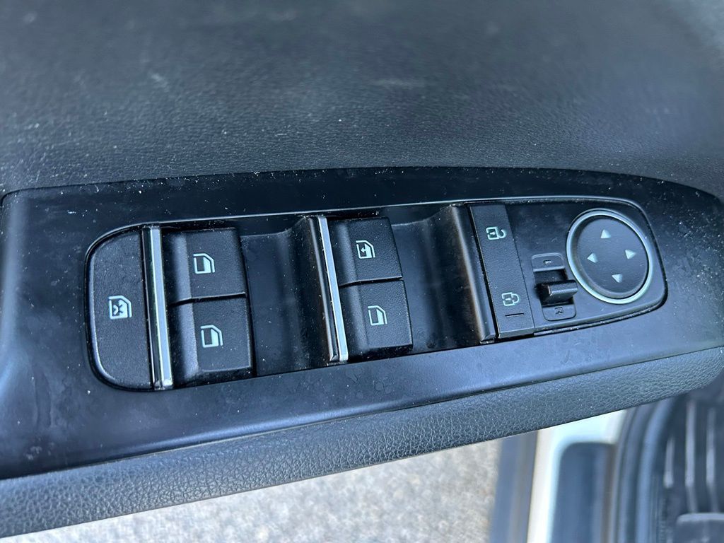 Thumbnail: 2020 Kia Soul - 16