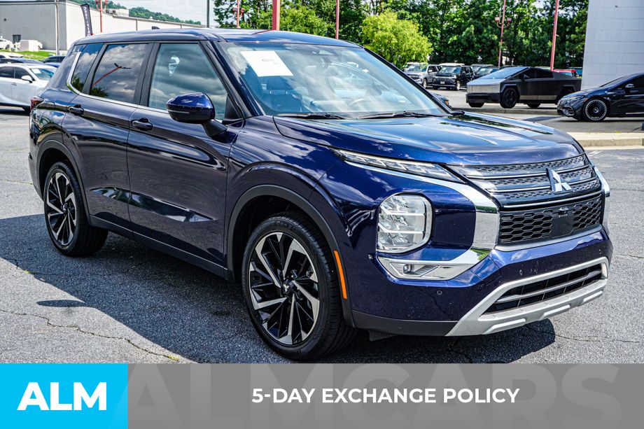 Used 2024 Blue Mitsubishi SE image 4