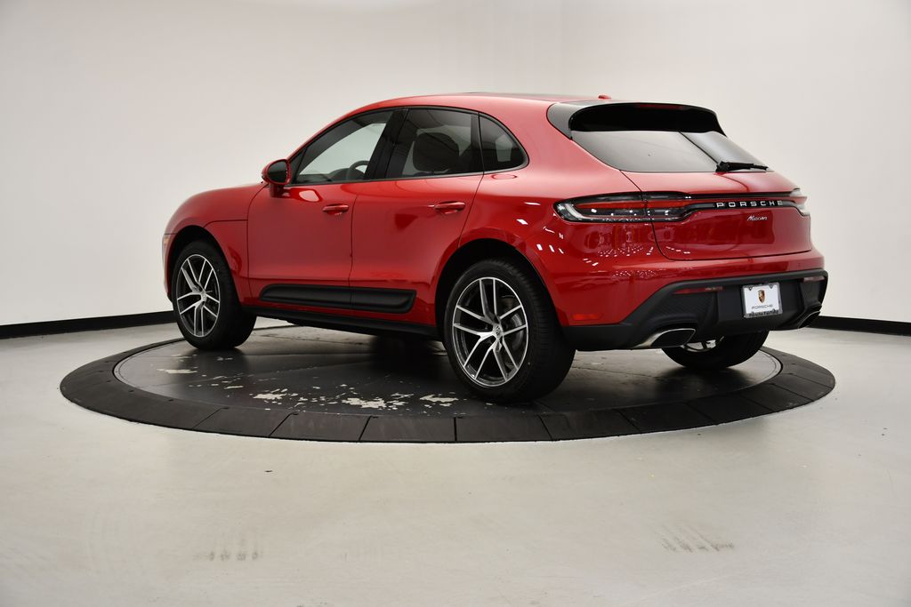 Thumbnail: 2025 Porsche Macan - 3