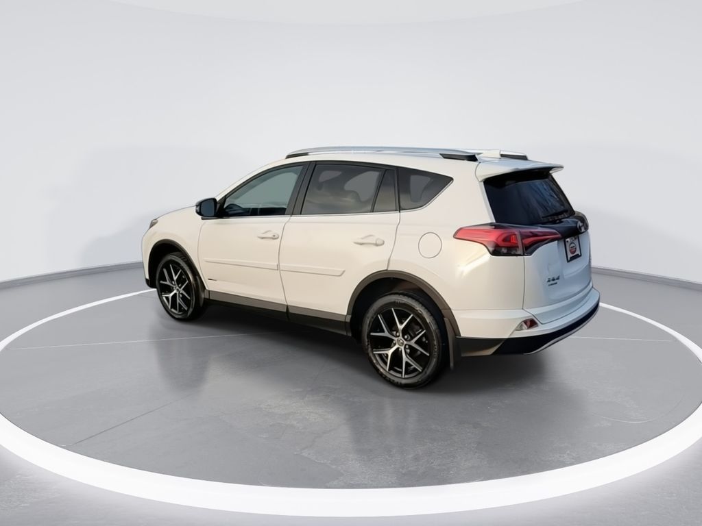 2016 Toyota RAV4 SE 6