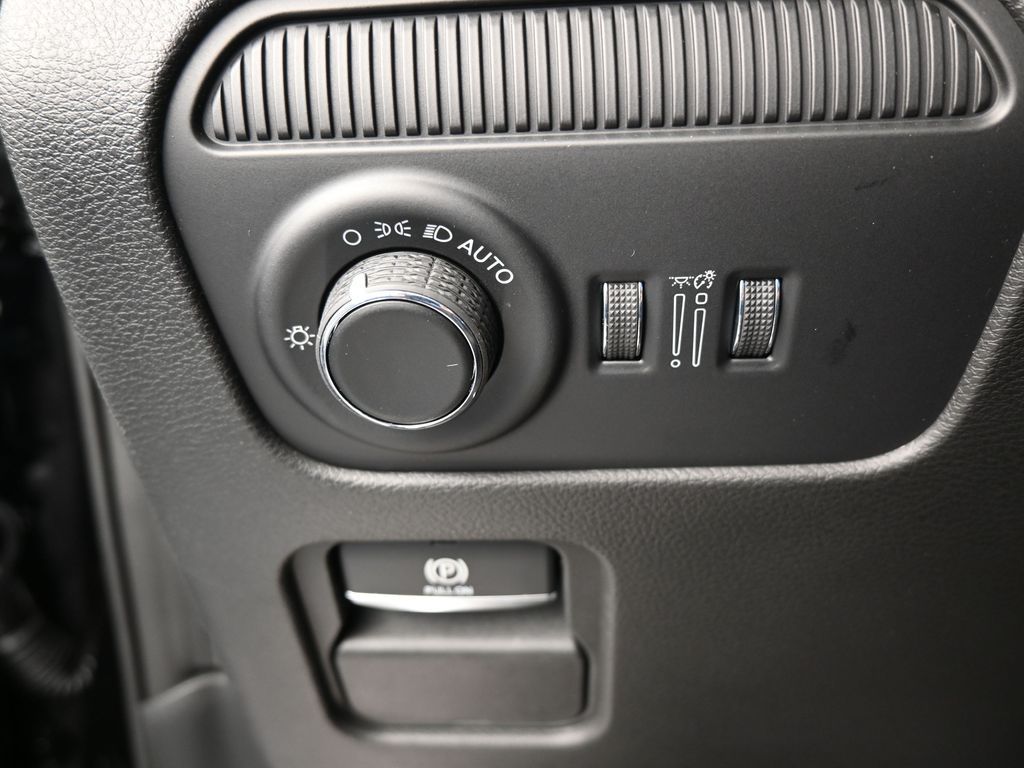 New 2026 High Gloss Black Jeep Summit Obsidian image 31