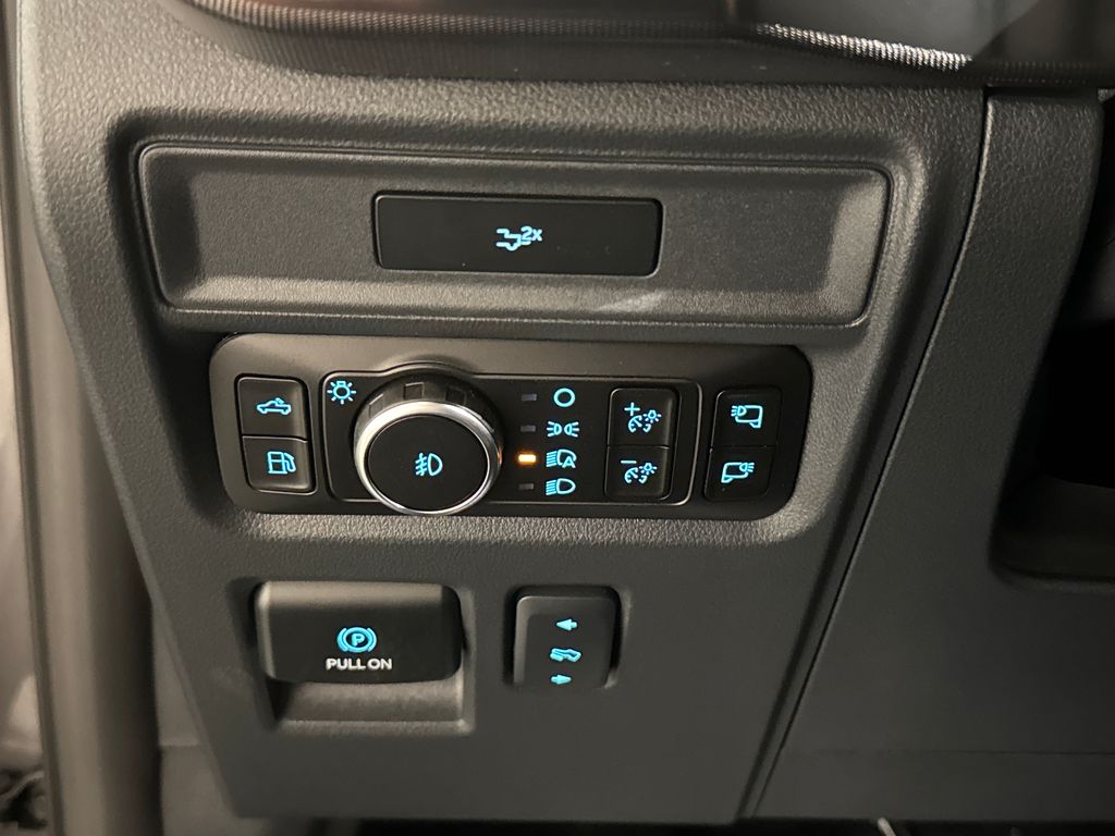 New 2026 Gray Ford Lariat image 30