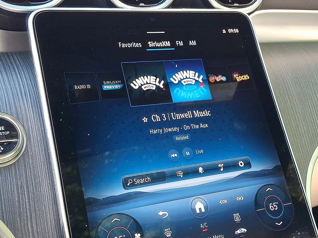 Thumbnail: 2025 Mercedes-Benz GLC - 16