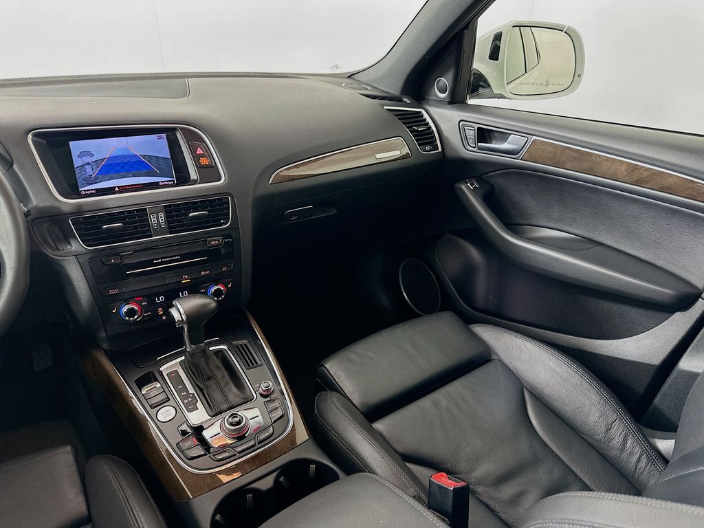Thumbnail: 2016 Audi Q5 - 24