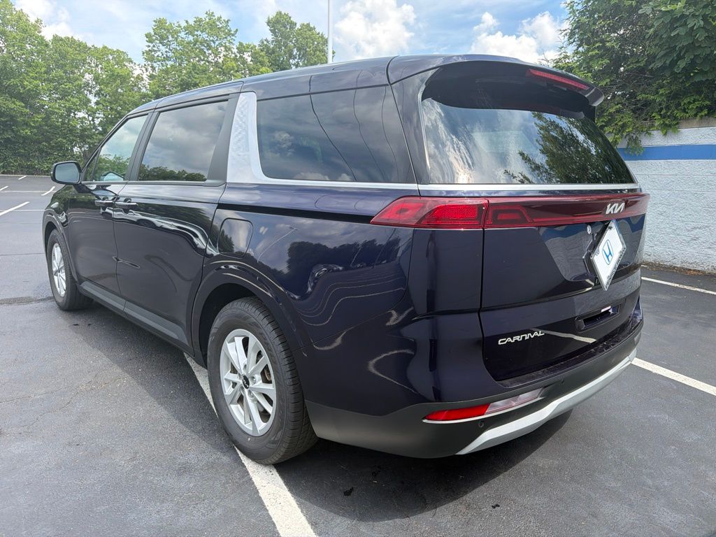 Thumbnail: 2024 Kia Carnival - 3
