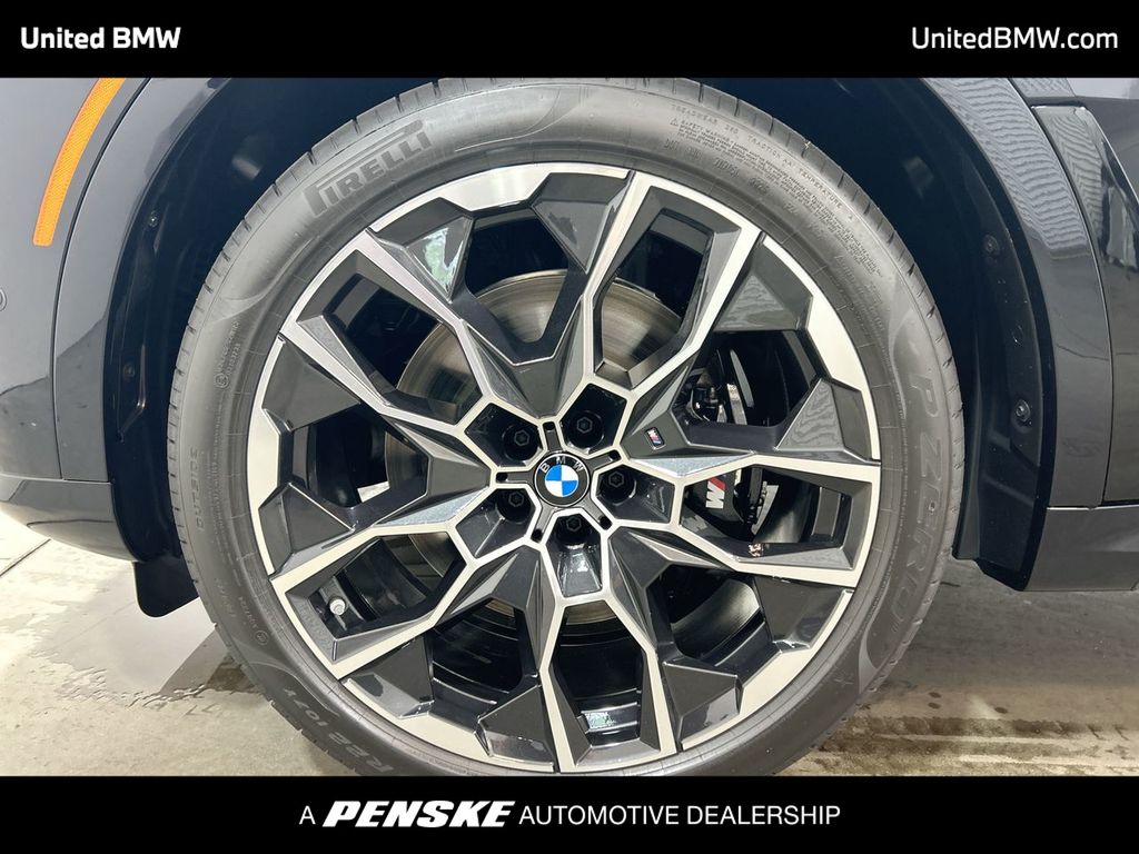 Thumbnail: 2026 BMW X7 - 10