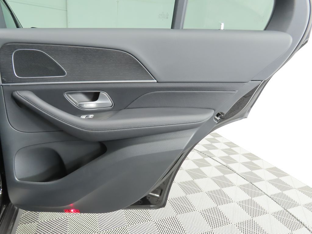 Thumbnail: 2026 Mercedes-Benz GLE - 27