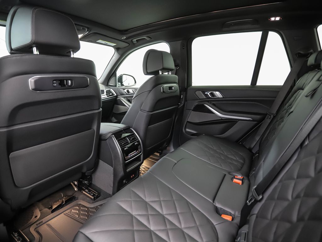 Thumbnail: 2026 BMW X5 - 21