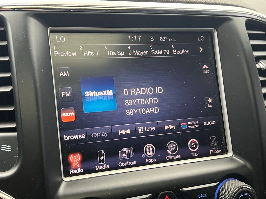 Thumbnail: 2015 Jeep Grand Cherokee - 13