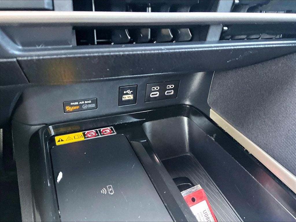 2025 Toyota Camry — photo 27