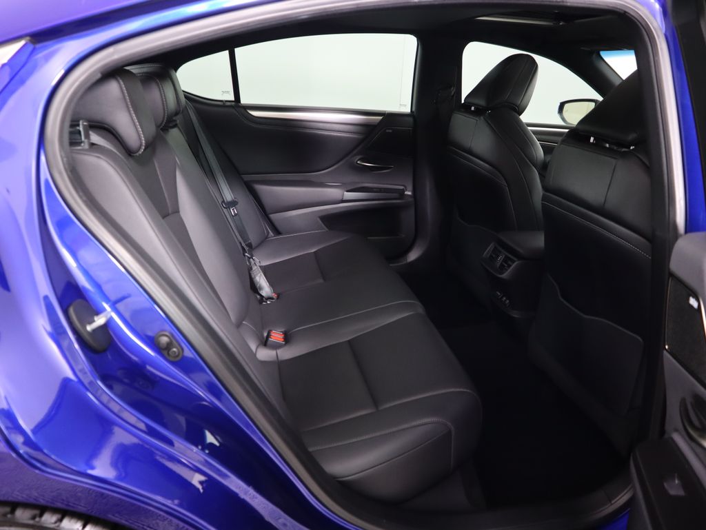 Thumbnail: 2019 Lexus ES - 23