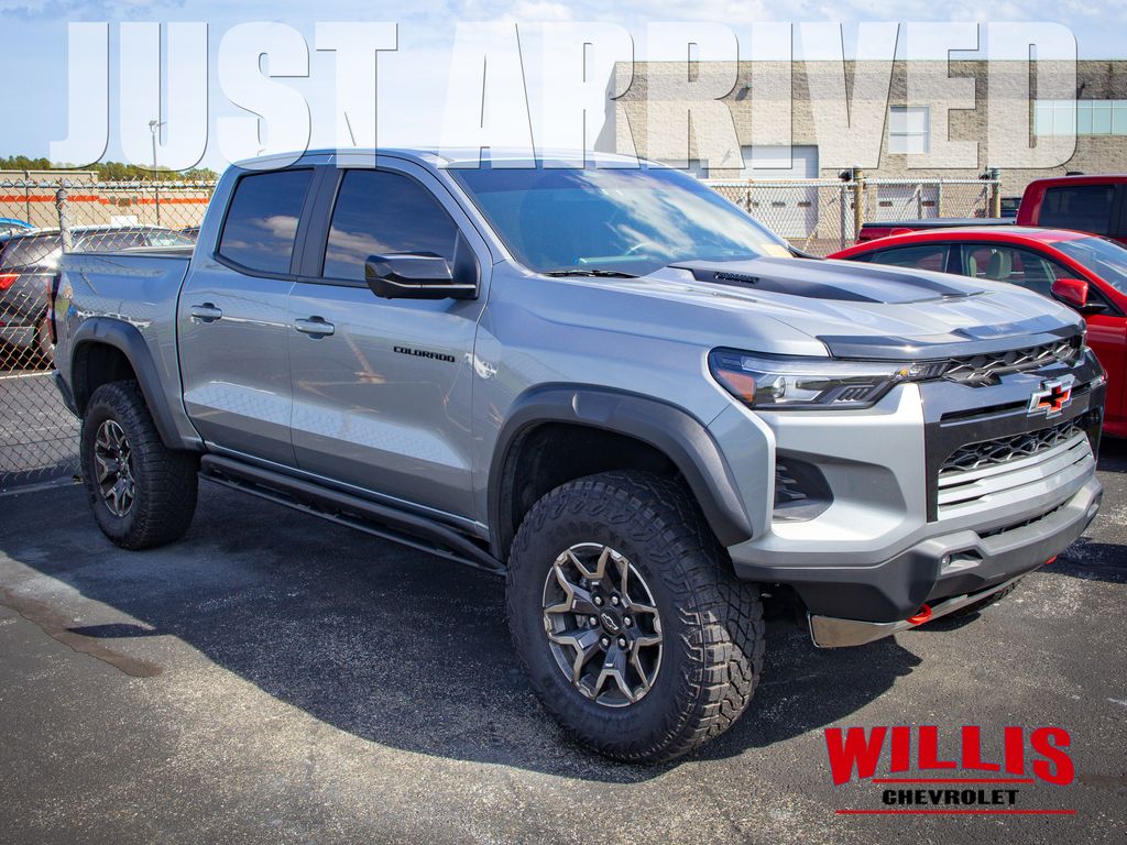 Sterling Gray Metallic 2025 Chevrolet Colorado ZR2 Crew Cab 4WD Pickup Truck Four-Wheel Drive 8-Speed Automatic