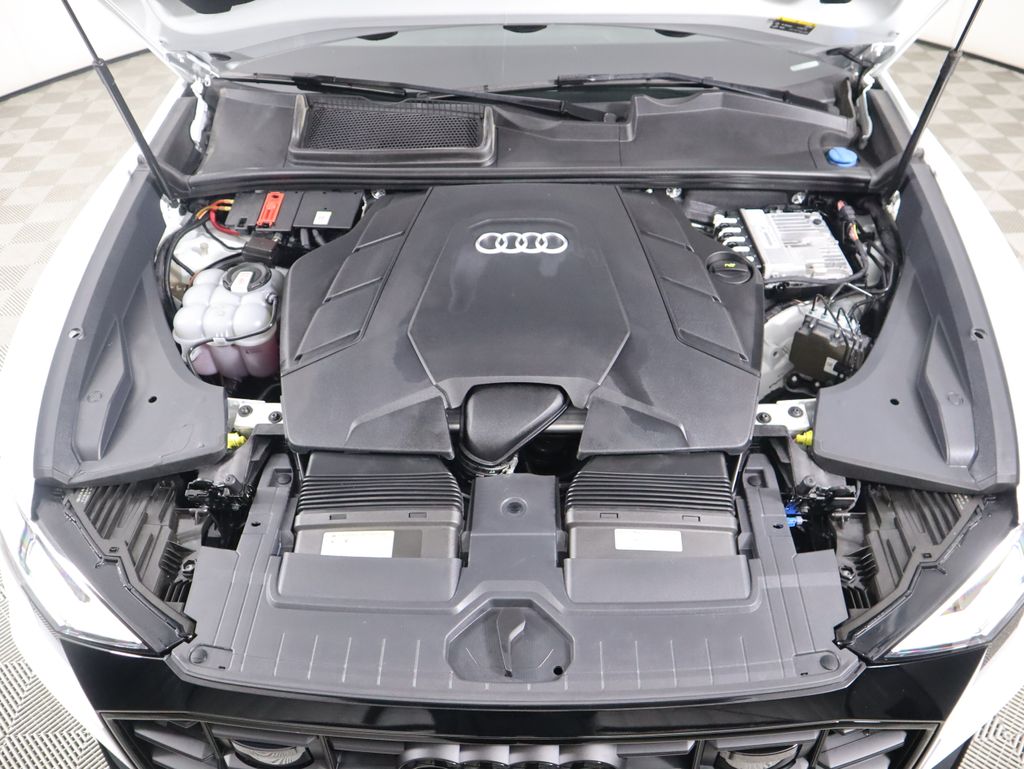 Thumbnail: 2022 Audi Q8 - 29