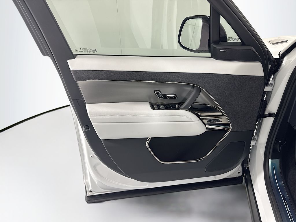 Thumbnail: 2026 Land Rover Range Rover Sport - 24