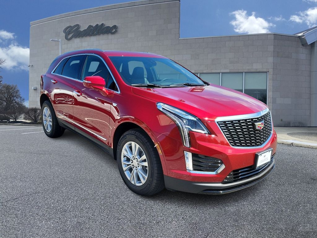 2025 Cadillac XT5 Luxury 2