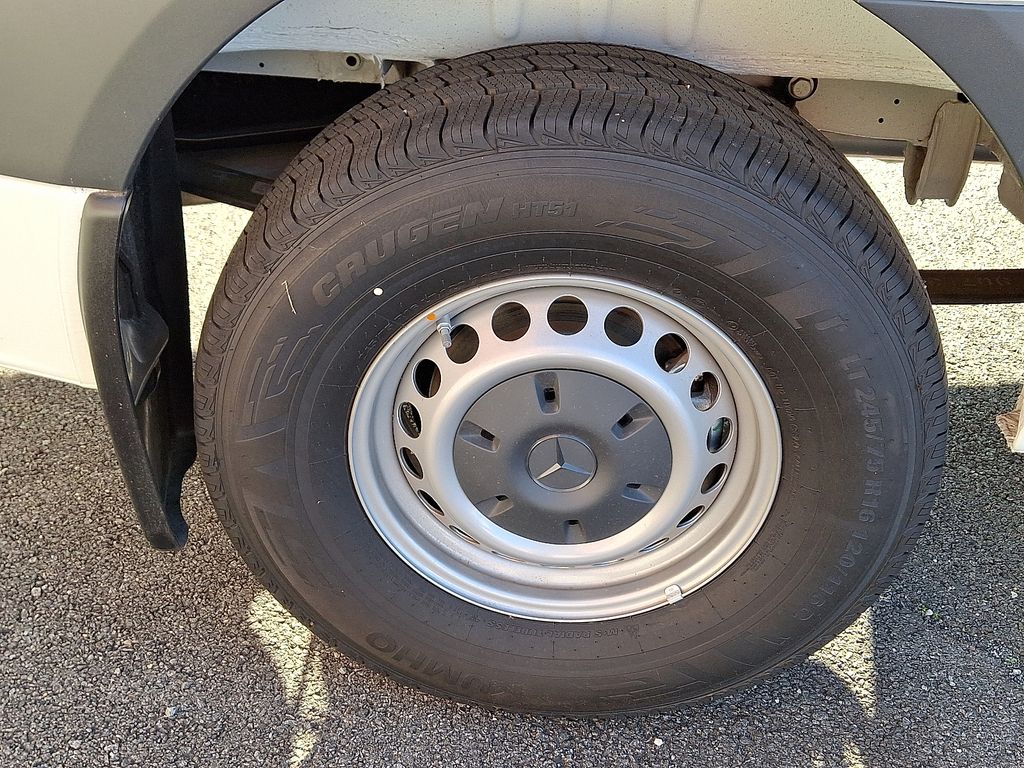 Thumbnail: 2025 Mercedes-Benz Sprinter - 5