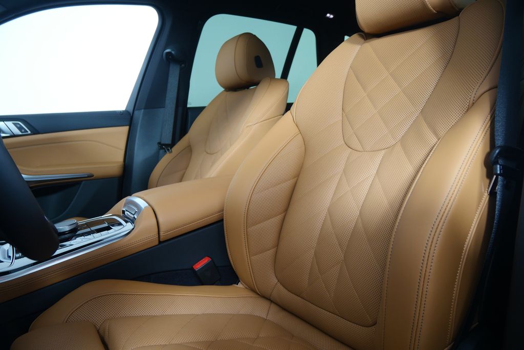 Thumbnail: 2026 BMW X5 - 10