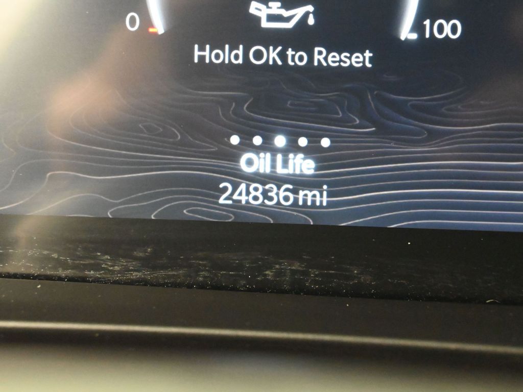 Used 2023 Diamond Black Crystal Pearlcoat Jeep Limited image 32