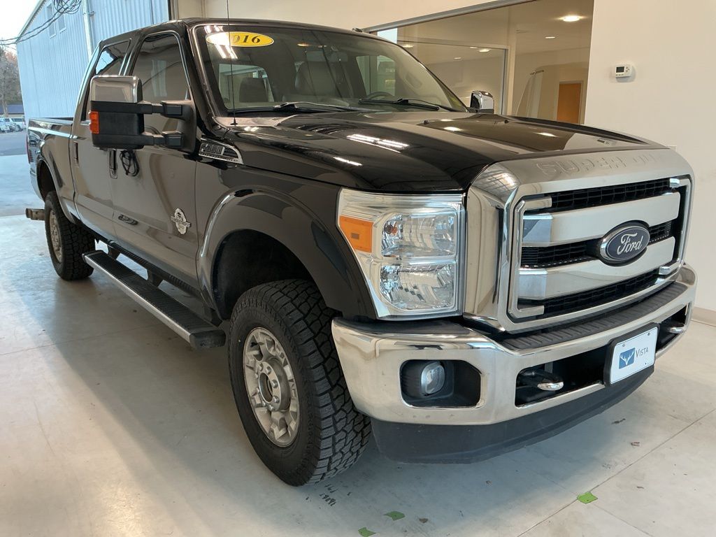 2016 Ford F-350 Super Duty Lariat Crew Cab 4WD