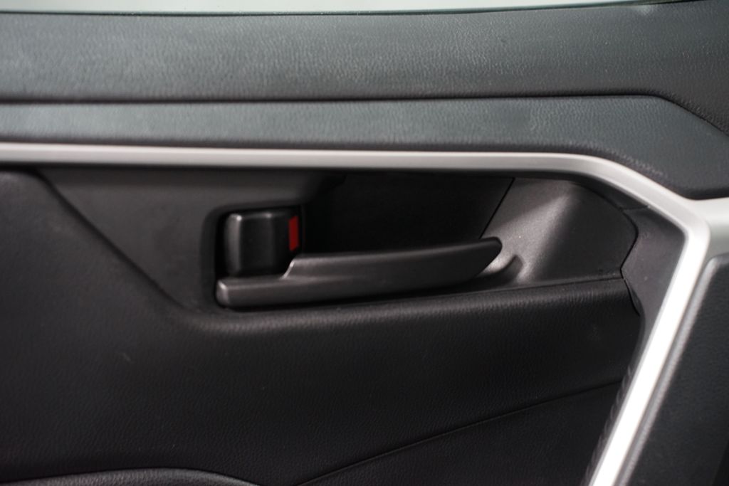 Thumbnail: 2019 Toyota RAV4 - 29