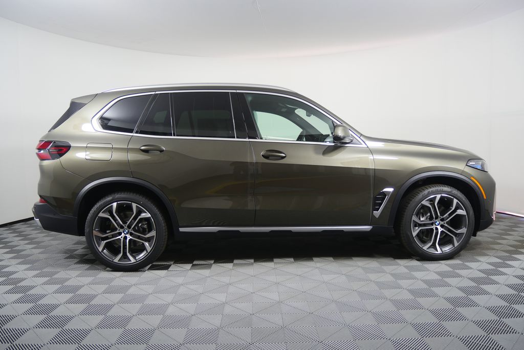 Thumbnail: 2026 BMW X5 - 2