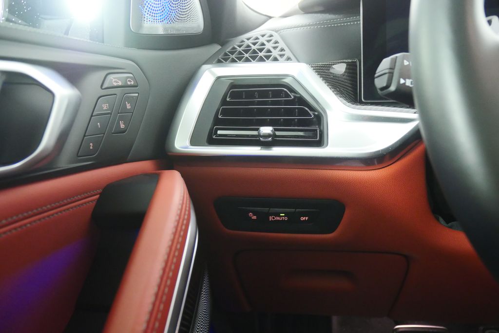 Thumbnail: 2025 BMW X6 - 21