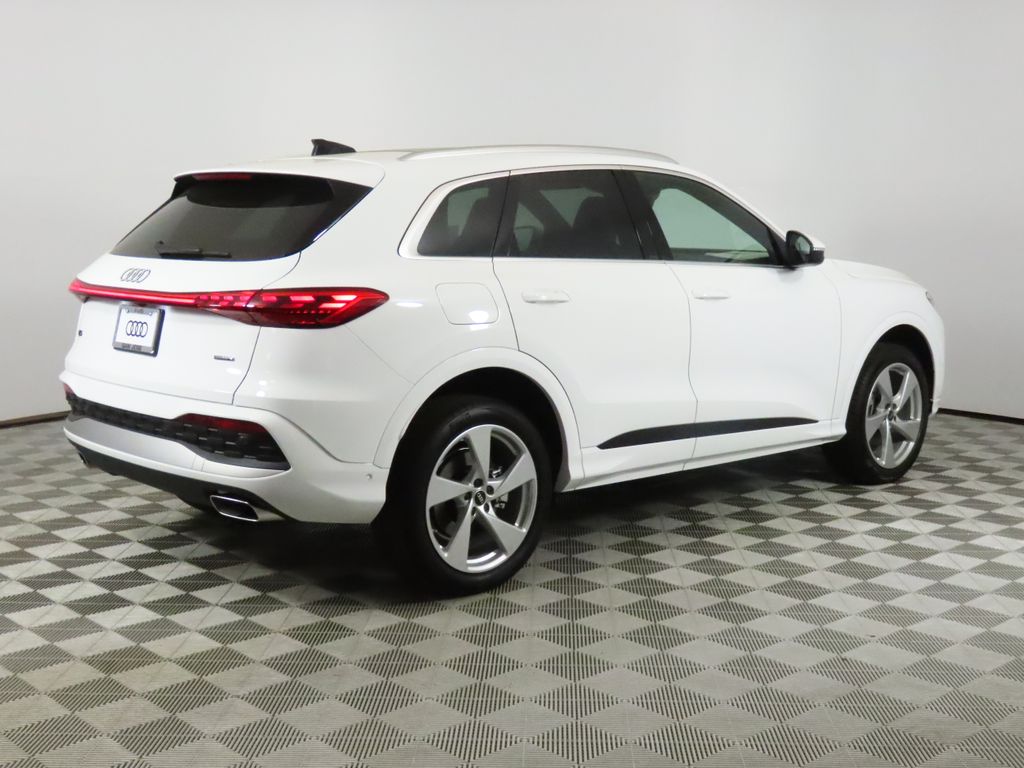 Thumbnail: 2025 Audi Q5 - 5