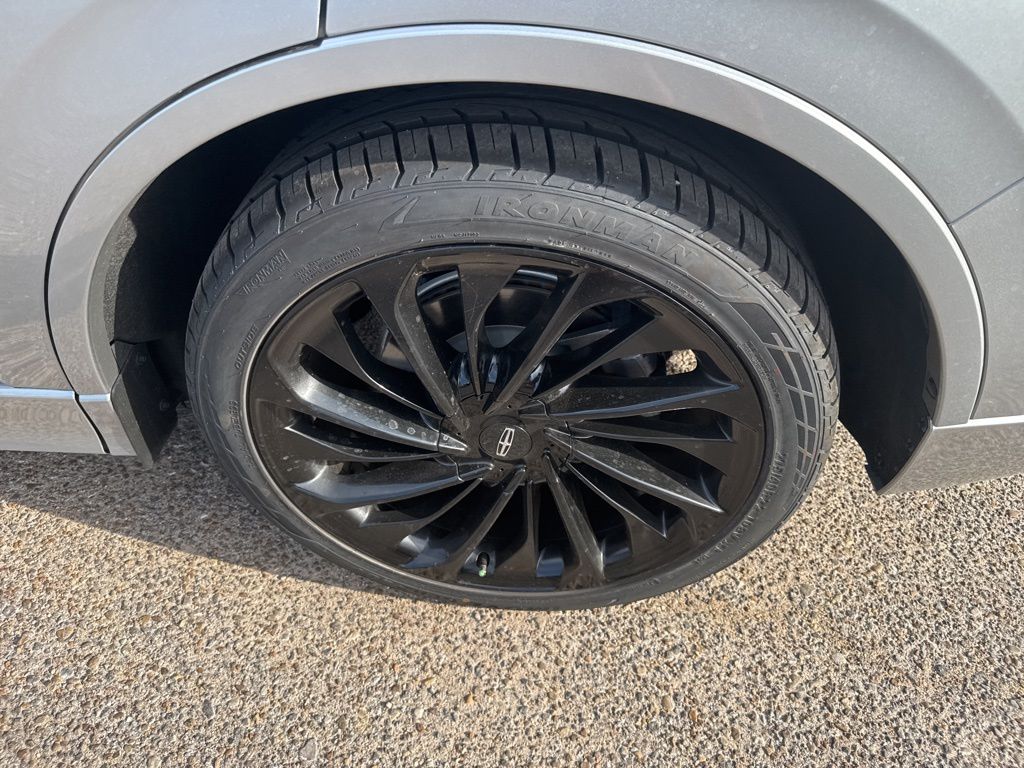 2023 Silver Radiance Metallic Clearcoat Lincoln Aviator Reserve RWD SUV