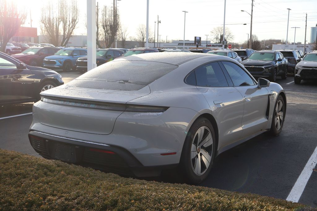 Thumbnail: 2022 Porsche Taycan - 8