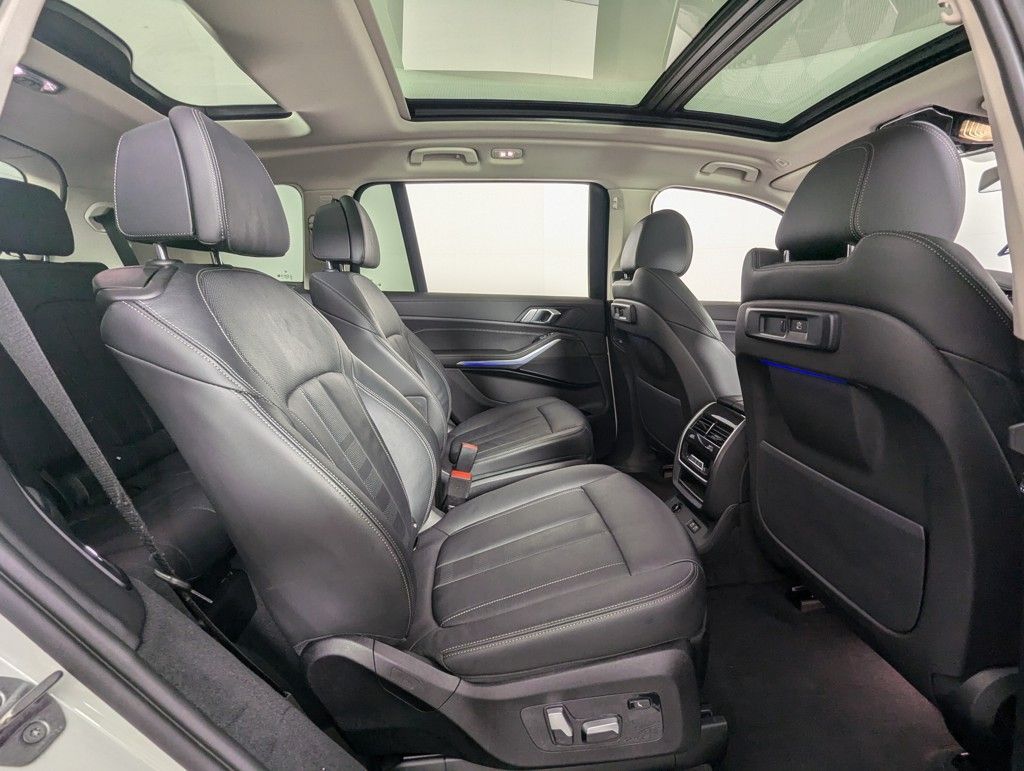 2022 BMW X7 xDrive40i photo