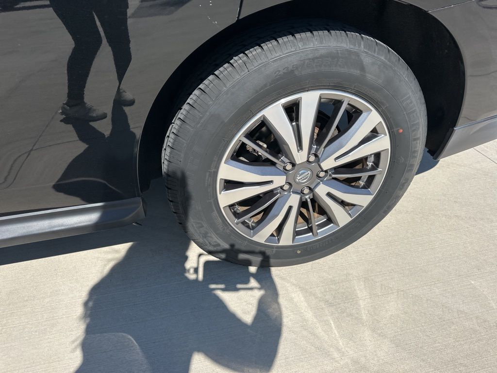 2020 Magnetic Black Pearl Nissan Pathfinder SV FWD SUV