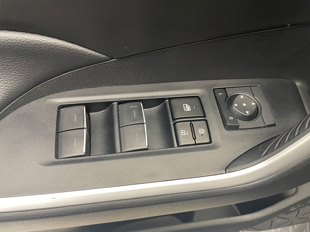 2024 Toyota RAV4 XLE 10