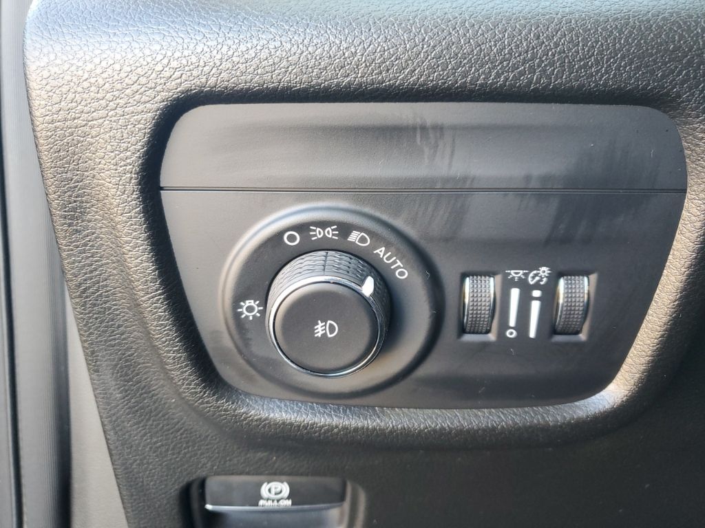 Used Car 2023 Jeep Grand Cherokee L  Limited For Sale Under $30,000 In Austin, Texas