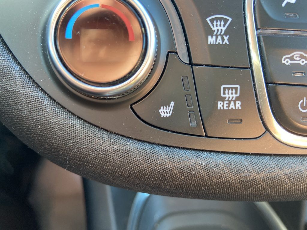 Thumbnail: 2019 Chevrolet Malibu - 19