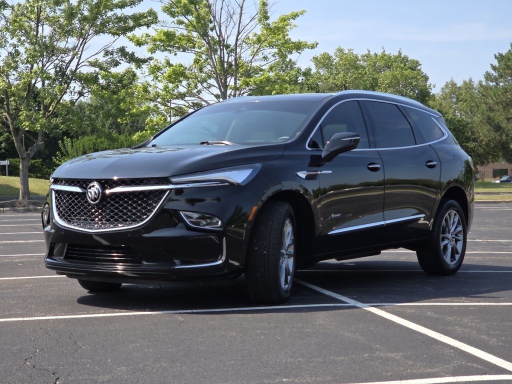 Used 2024 Black Buick Avenir image 21