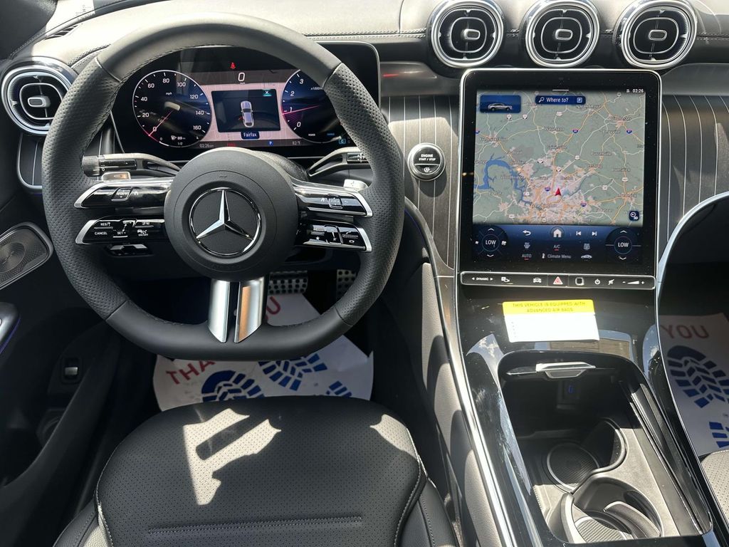 2025 Mercedes-Benz GLC 300 8